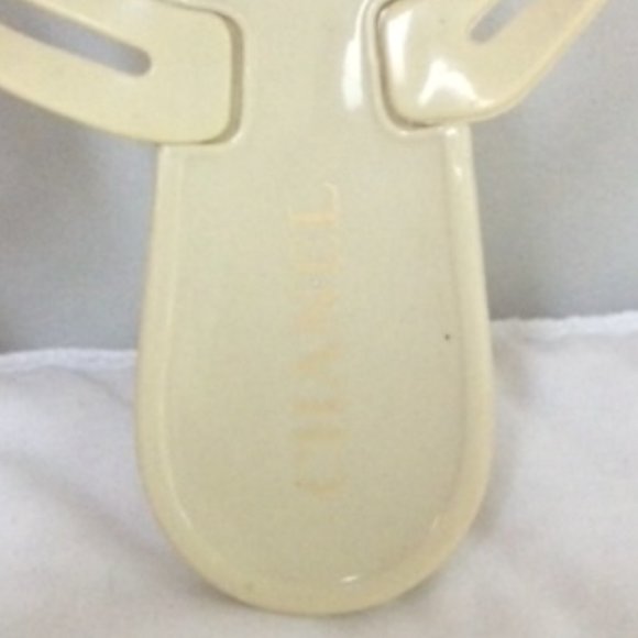 🌟🌸HOST PICK 🌟🌸 CHANEL Camellia Jelly Sandals 40 Ivory Black - Picture 3 of 7